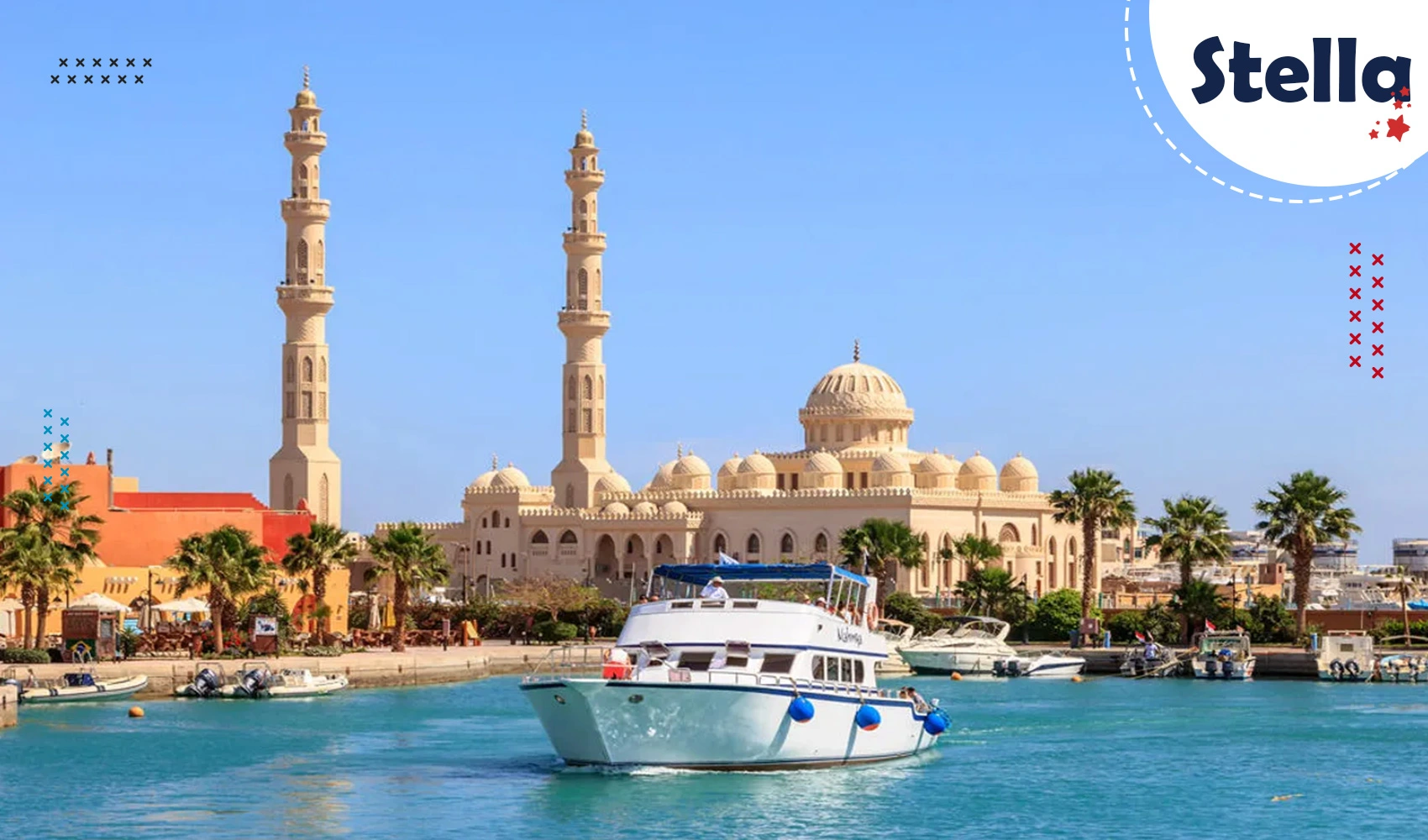 Boats and cafés along Hurghada Marina Boulevard